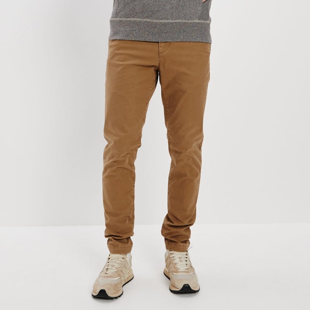 NWT AE Flex Athletic Fit Lived-In Khaki Pant Toasted Almond 42 x 32